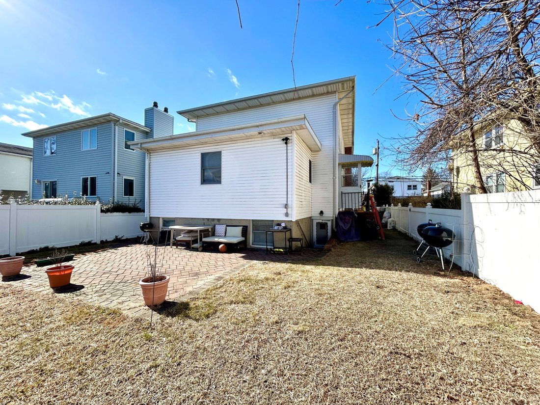 Apartment in Port Washington, New York, United States 2 - 15669057