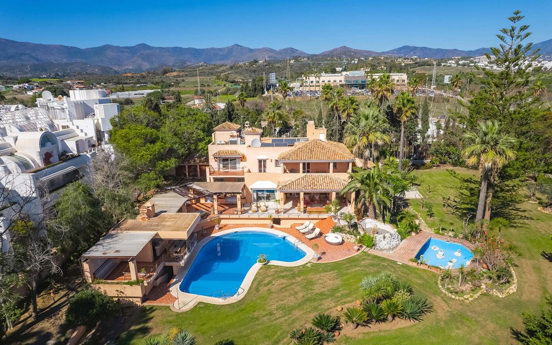 House in Marbella, Andalusia, Spain 2 - 15671130
