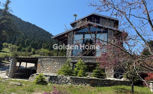 House in Koinotita Eptalophou, Parnassos, Greece 1