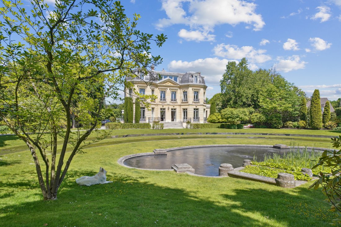 House in Le Vésinet, Ile-de-France, France 1 - 15667444