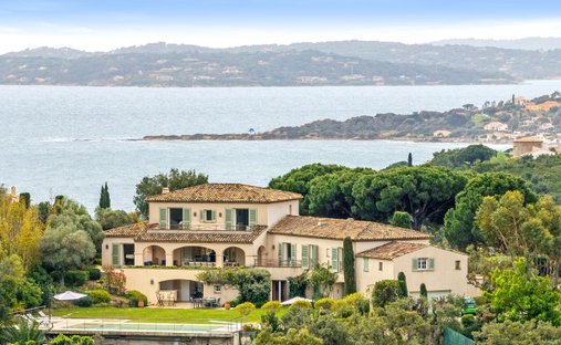 House in Ville-Les Saquedes-Le Bouillonnet, Sainte-Maxime, France 1