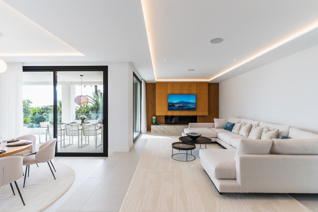 Villa in Elviria-Cabopino, Marbella, Spain 3 - 15670784