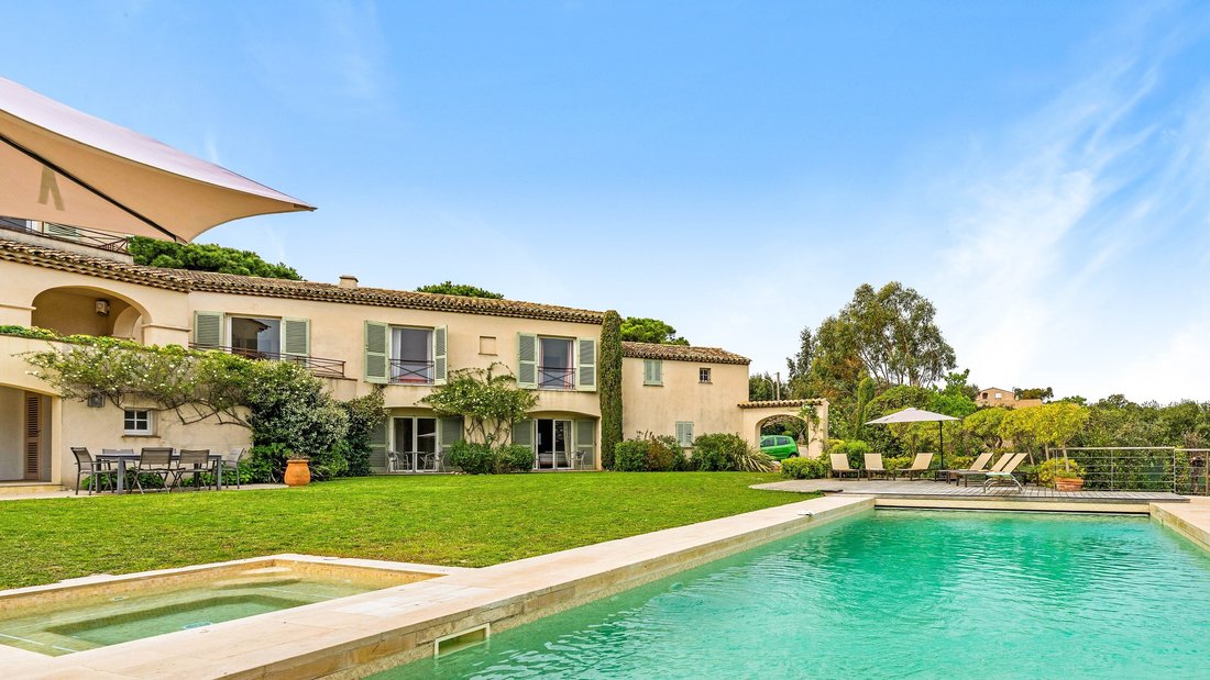 House in Ville-Les Saquedes-Le Bouillonnet, Sainte-Maxime, France 2 - 15669427