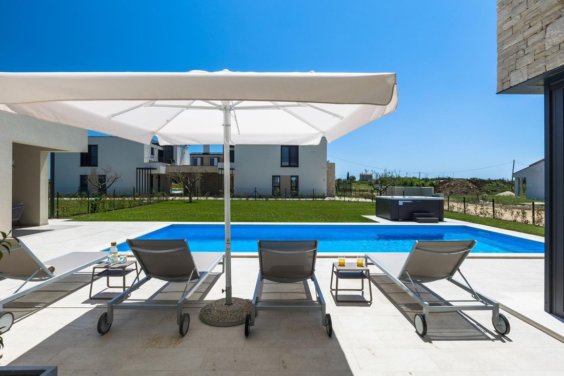 Villa in Brtonigla, Istria County, Croatia 5 - 15667568