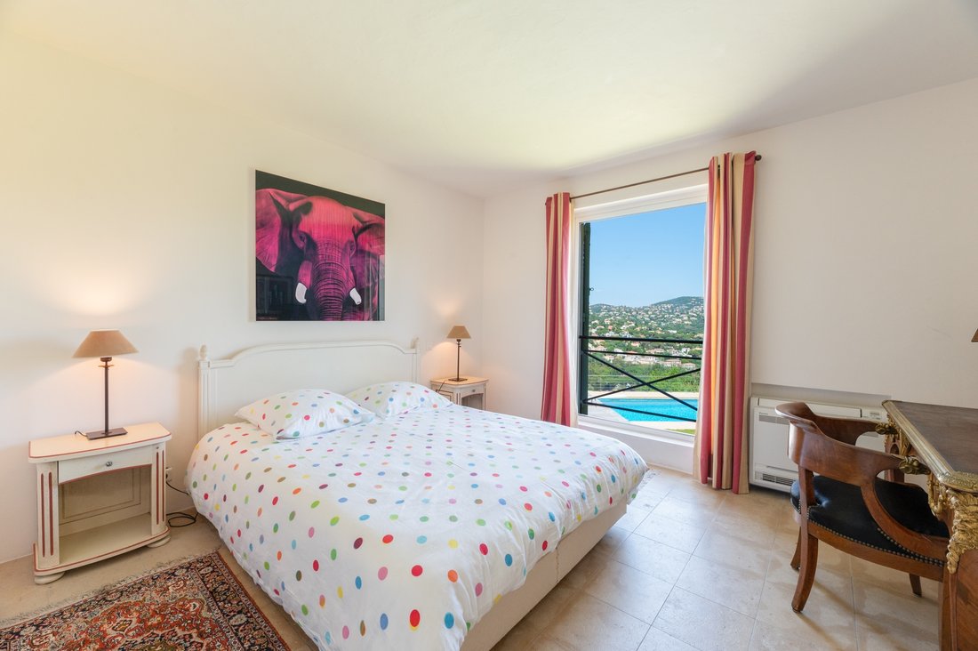 House in Ville-Les Saquedes-Le Bouillonnet, Sainte-Maxime, France 4 - 15669427