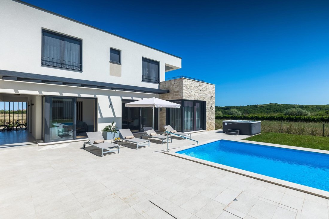 Villa in Brtonigla, Istria County, Croatia 5 - 15667564