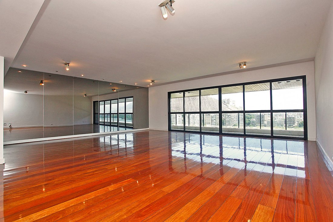 Apartment in Rio de Janeiro, State of Rio de Janeiro, Brazil 1 - 15670318