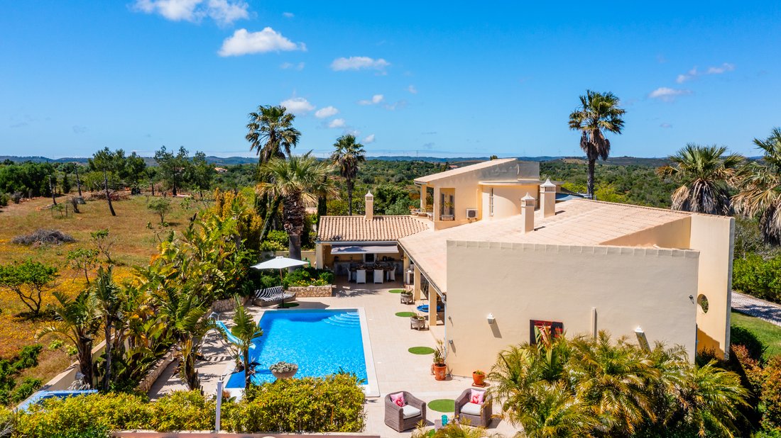 Villa in Bensafrim e Barao de Sao Joao, Algarve, Portugal 1 - 15182090
