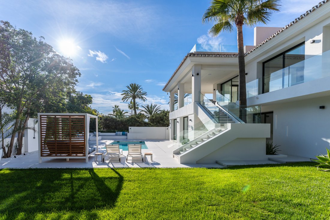 Villa in Elviria-Cabopino, Marbella, Spain 2 - 15670784