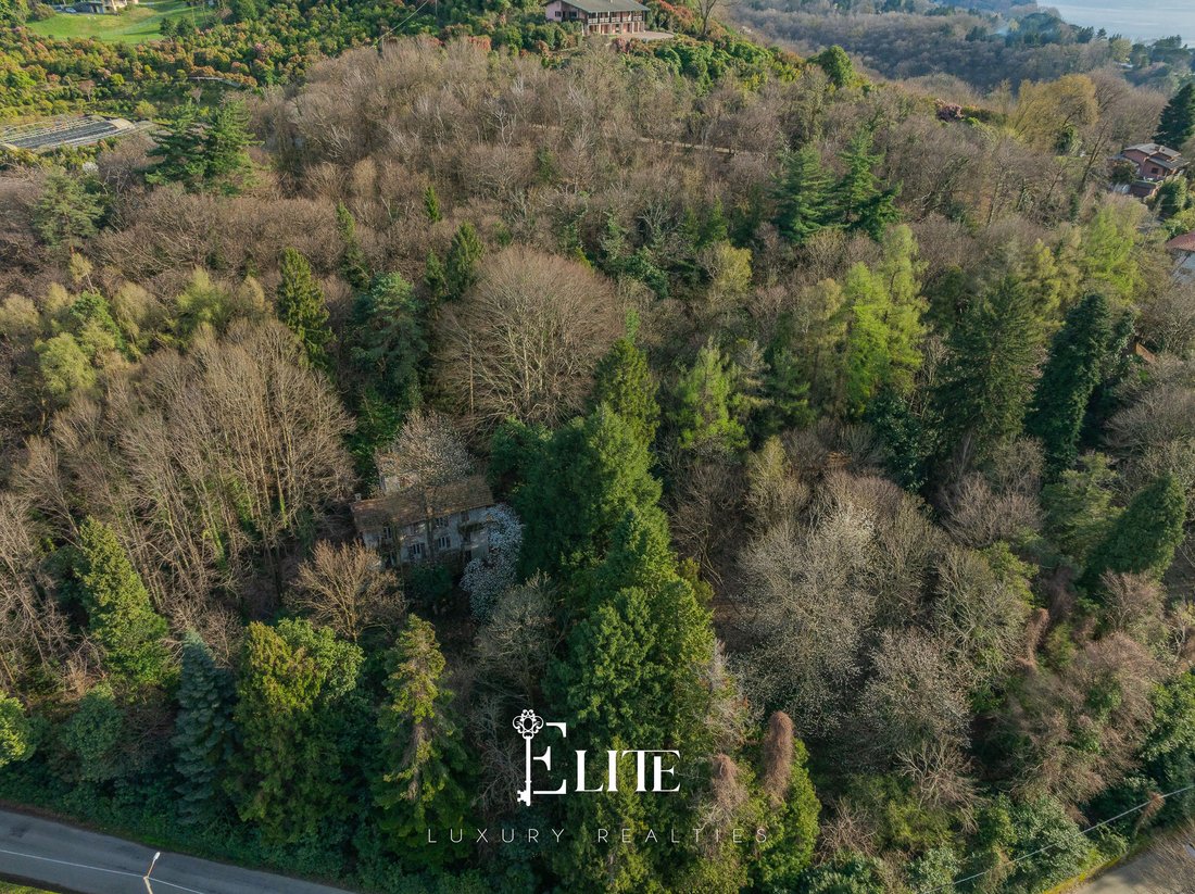 Villa in Laveno-Mombello, Lombardy, Italy 2 - 15672932