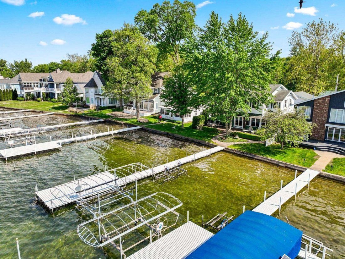 House in Syracuse, Indiana, United States 2 - 15672116
