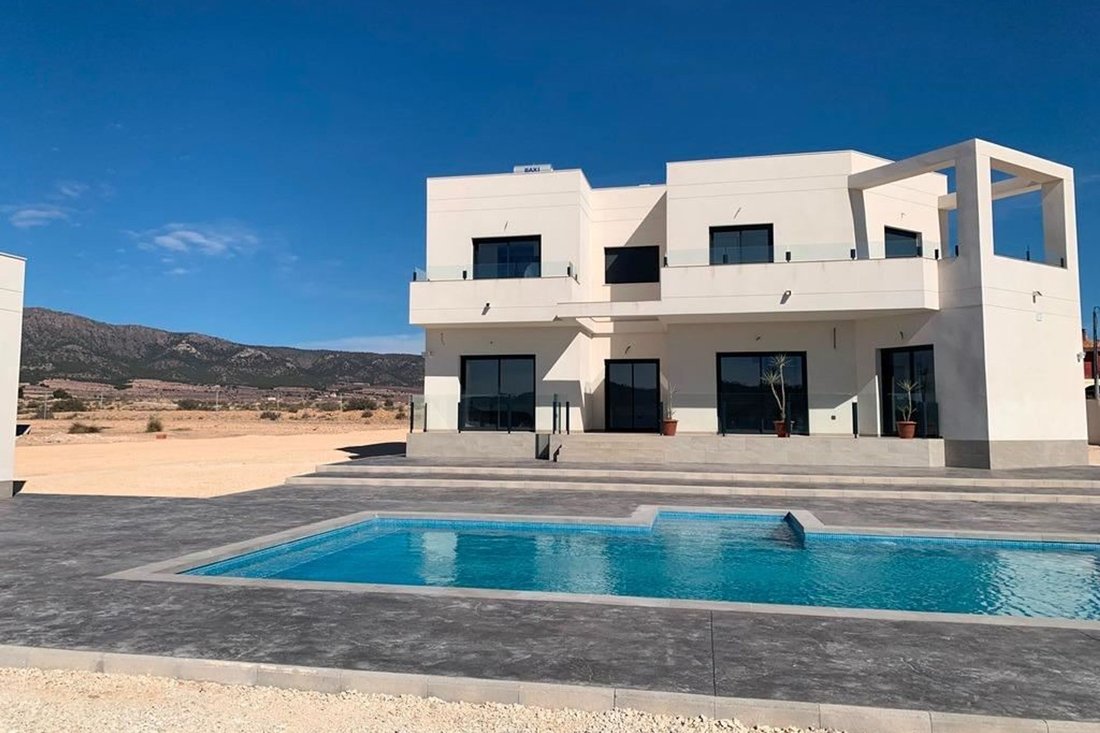 Villa in el Pinos / Pinoso, Valencian Community, Spain 3 - 15672939