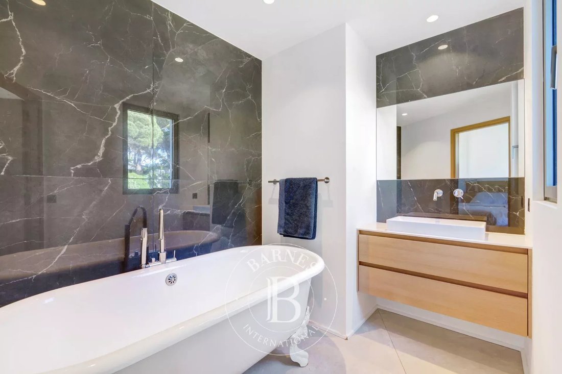 Villa in Grimaud, Provence-Alpes-Côte d'Azur, France 5 - 15652924