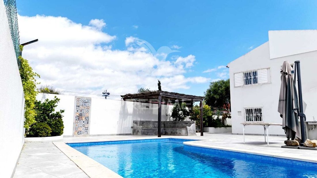 House in Olhos de Agua, Portugal 1 - 15672727