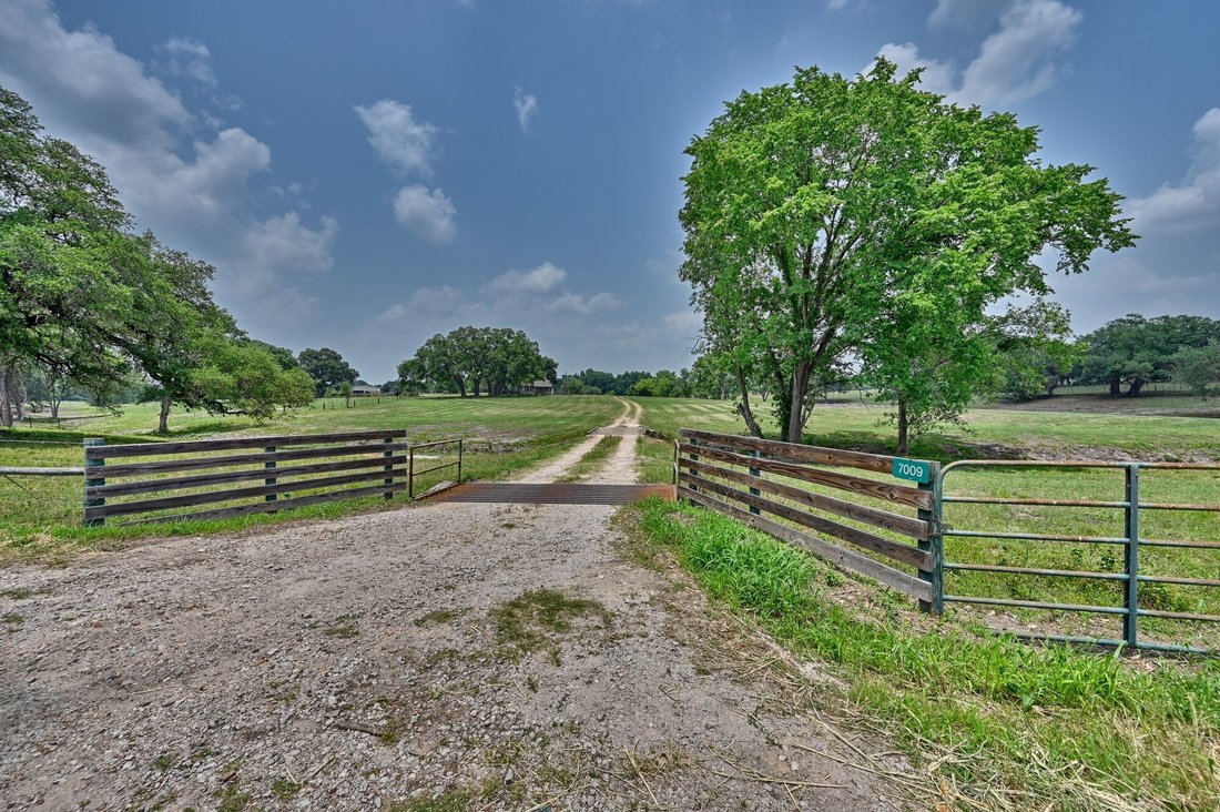 Farm Ranch in Brenham, Texas, United States 4 - 15673145