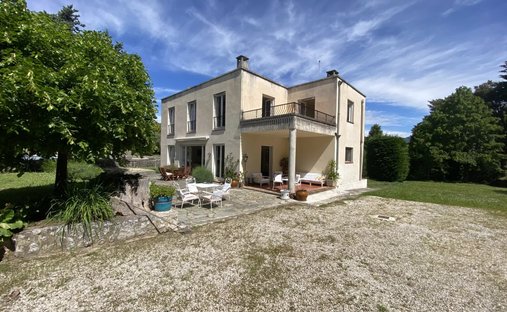 Estate in Berre-les-Alpes, Provence-Alpes-Côte d'Azur, France 1
