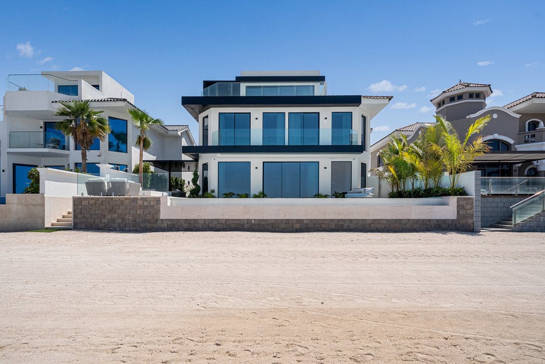 Villa in Dubai, Dubai, United Arab Emirates 1 - 15678811