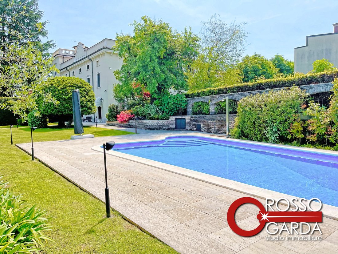 Villa in Historic Center, Desenzano del Garda, Lombardy 3 - 15677741