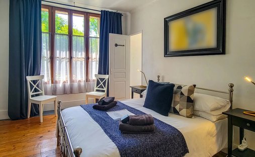 Castle for Sale in Villefranche-de-Rouergue, Occitanie, France