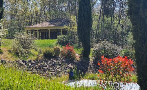 The Noble Chartreuse With Swimming Pool And Pigeoneer