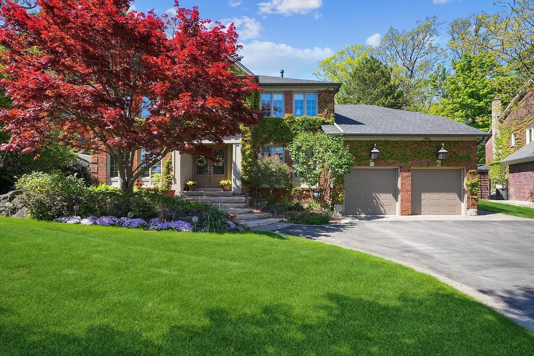 House in Burlington, Ontario, Canada 1 - 15675942