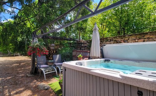 Castle for Sale in Villefranche-de-Rouergue, Occitanie, France