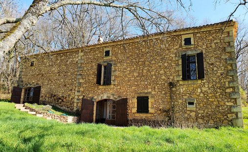 The Noble Chartreuse With Swimming Pool And Pigeoneer