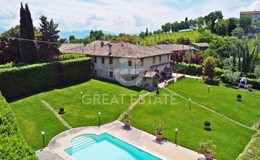 Castle for Sale in Montefalco, Umbria, Italy