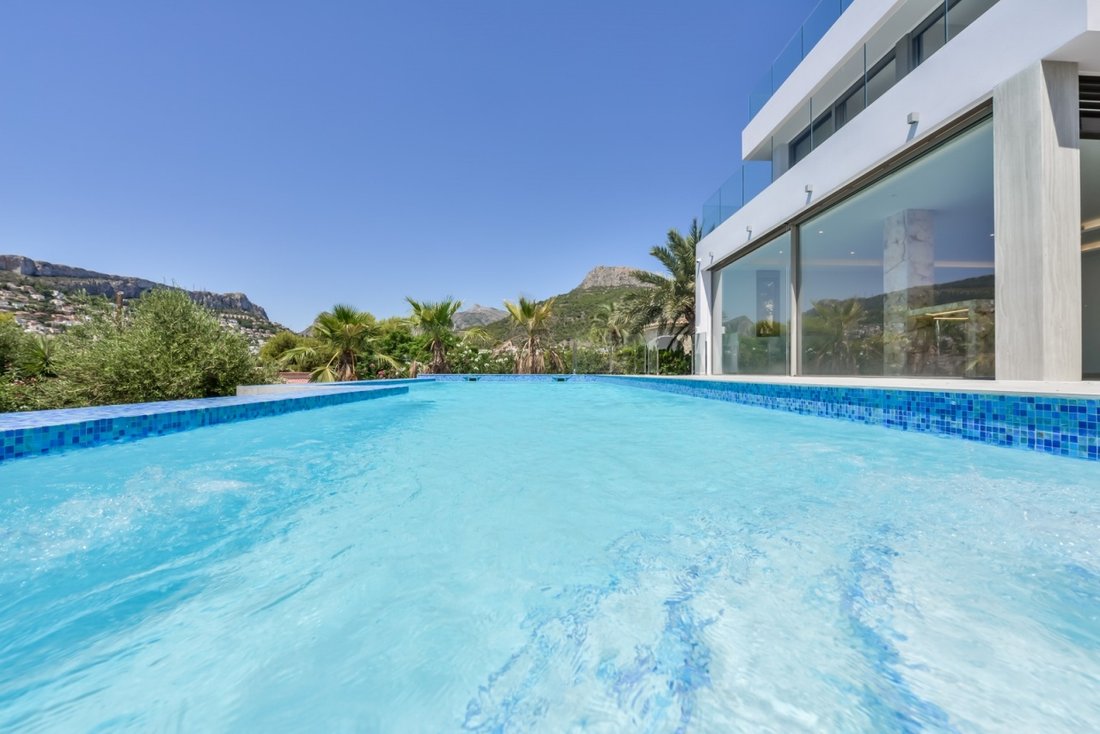 Villa in Calp / Calpe, Valencian Community, Spain 5 - 15673468