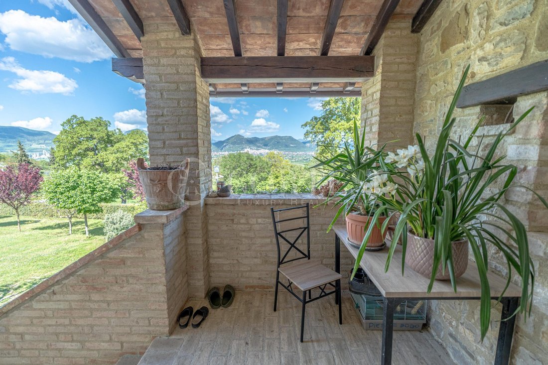 Villa in Gubbio, Umbria, Italy 2 - 15675252