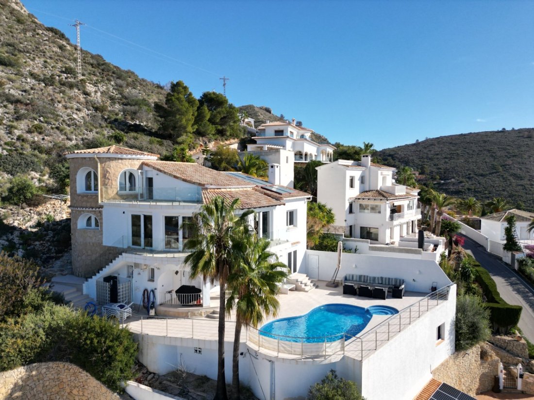 Villa in Moraira, Teulada, Valencian Community 1 - 15673624