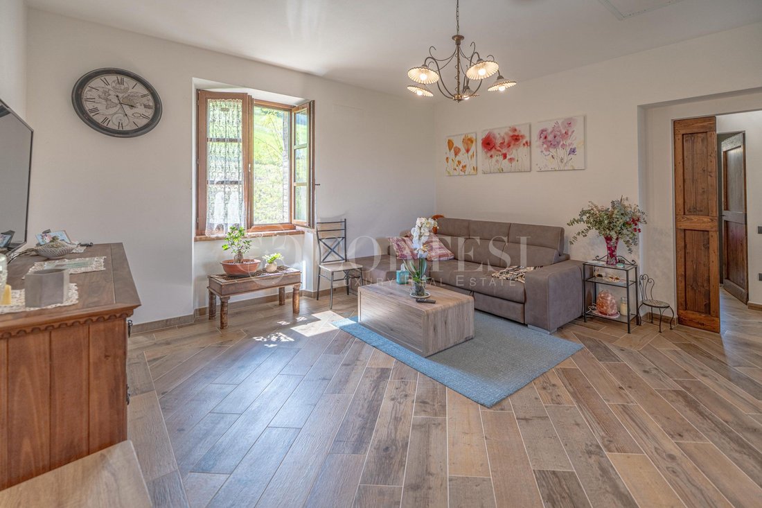 Villa in Gubbio, Umbria, Italy 4 - 15675252