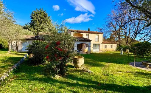 Villa in Sp�rac�des, Provence-Alpes-C�te d'Azur, France 1