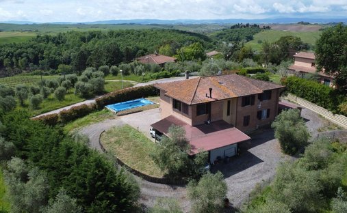 Villa in Guistrigona, Tuscany, Italy 1