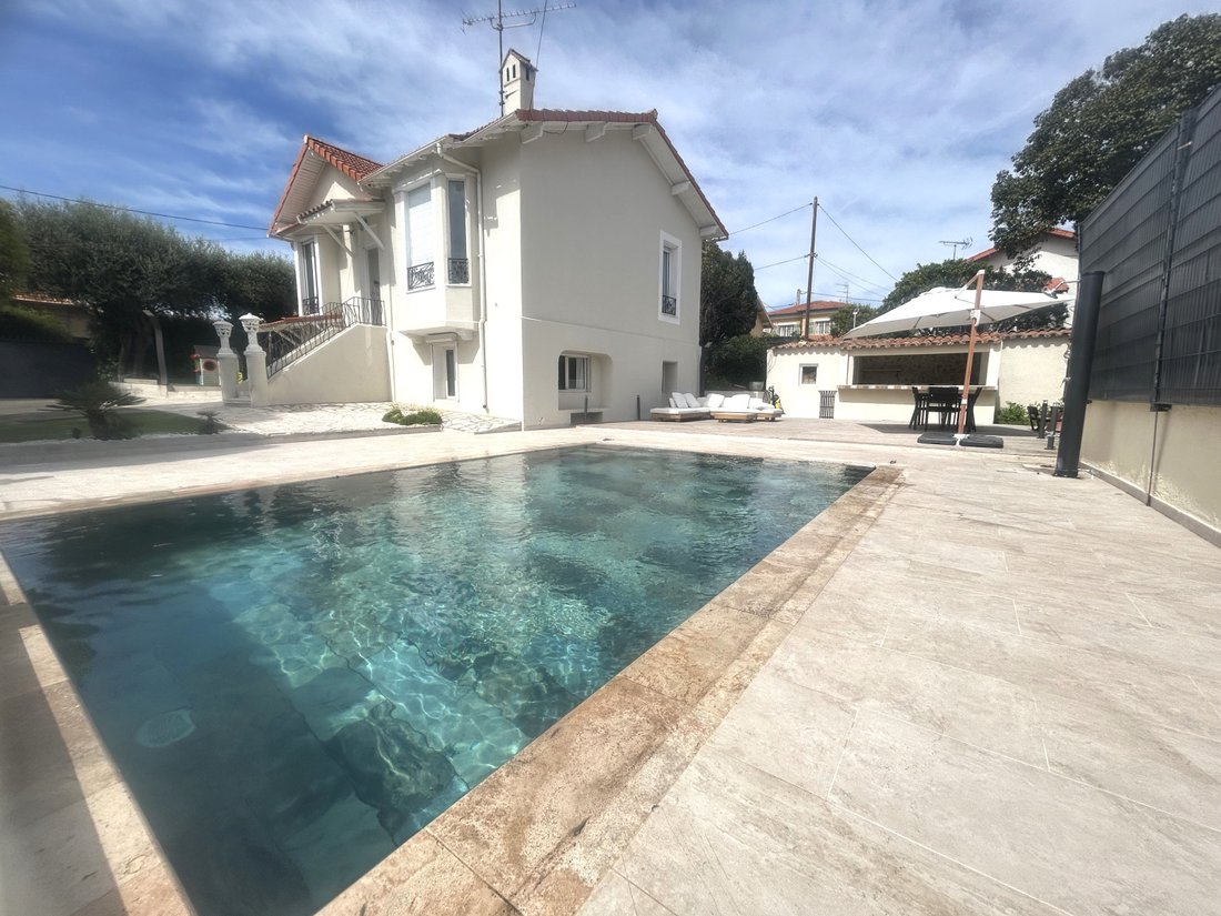 Haus in Cagnes-sur-Mer, Provence-Alpes-Côte d'Azur, Frankreich 1 - 15675815