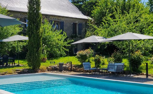 Castle for Sale in Villefranche-de-Rouergue, Occitanie, France