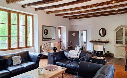 Castle for Sale in Villefranche-de-Rouergue, Occitanie, France