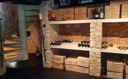 The Noble Chartreuse With Swimming Pool And Pigeoneer