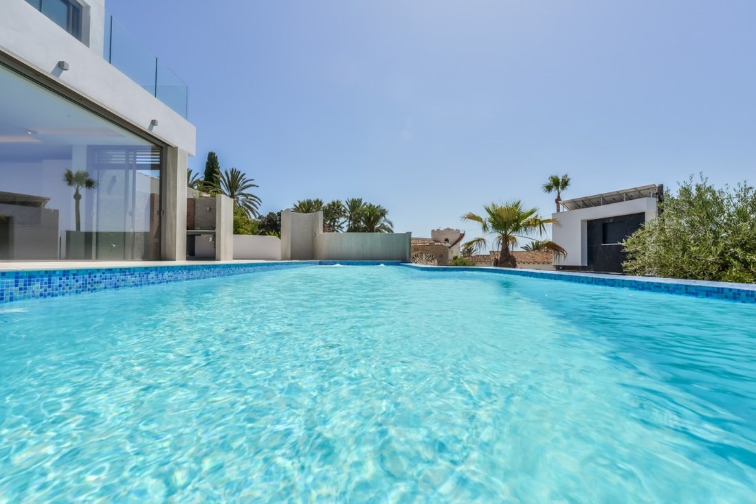 Villa in Calp / Calpe, Valencian Community, Spain 2 - 15673468