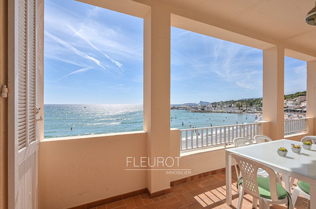 Apartment in Saint-Cyr-sur-Mer, Provence-Alpes-Côte d'Azur, France 2 - 15675362