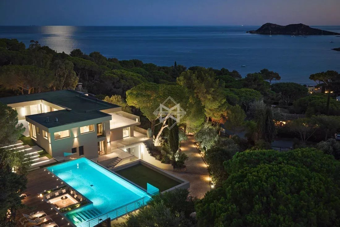 Villa in French Riviera, Provence-Alpes-Côte d'Azur, France 1 - 15674363