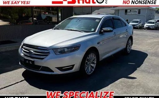 2017 Ford Taurus Limited Sedan 4D in Gladstone, MO, United States 1