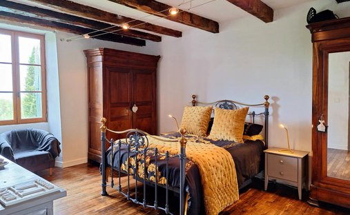 Castle for Sale in Villefranche-de-Rouergue, Occitanie, France