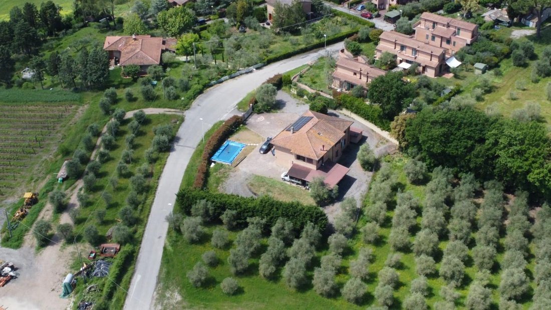 Villa in Guistrigona, Tuscany, Italy 2 - 15675262