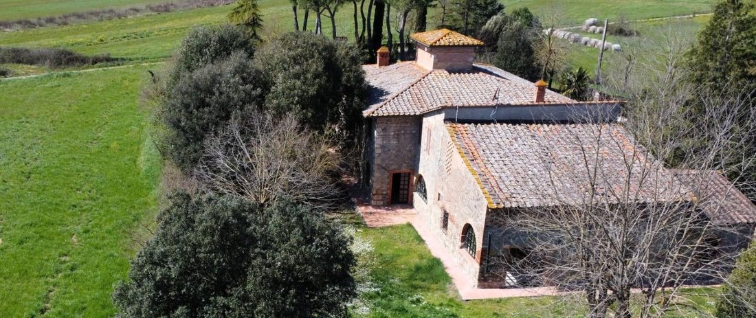 Farm Ranch in Casole d'Elsa, Tuscany, Italy 2 - 15675611