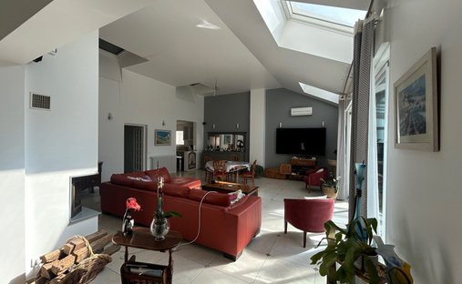 House in Adamville, Saint-Maur-des-Fossés, France 1