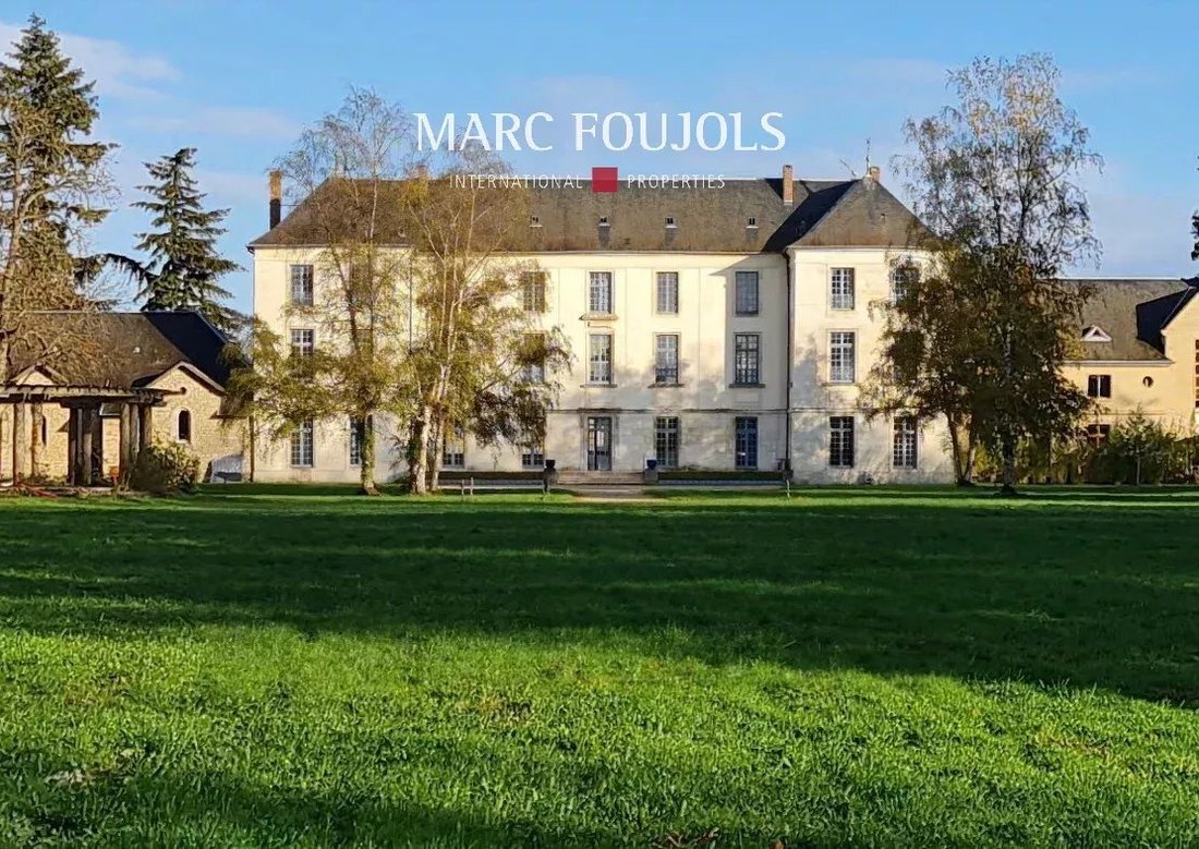 Castle in Lavilletertre, Hauts-de-France, France 1 - 13884170