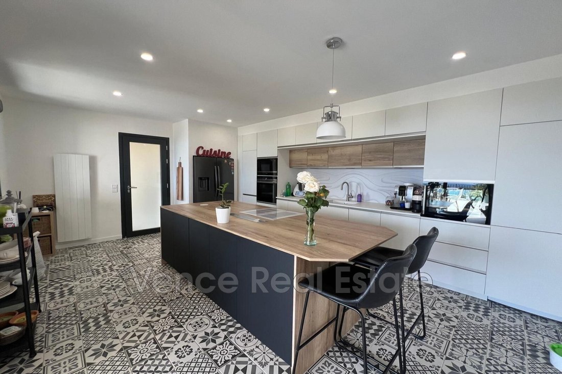 Villa in Tourrettes-sur-Loup, Provence-Alpes-Côte d'Azur, France 3 - 15677314
