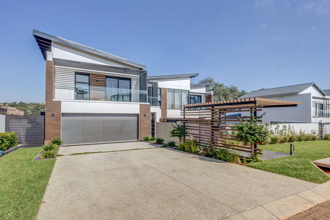 House in Broadacres, Gauteng, South Africa 1 - 15673236