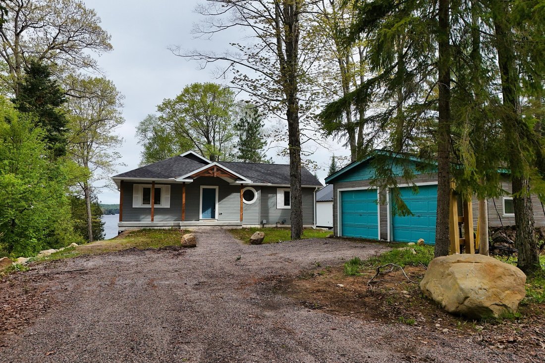 House in Baysville, Ontario, Canada 4 - 15675929